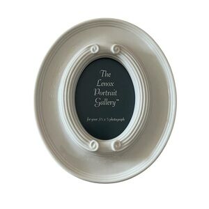 Lenox China Portrait Gallery Cameo Frame